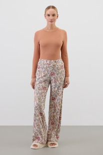 09.04  Very Neat ������ ��� � 20173/���������� �������,�������� �����