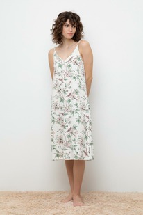 09.04  Very Neat ������� ��� � 10002/����� �����,�������� ���